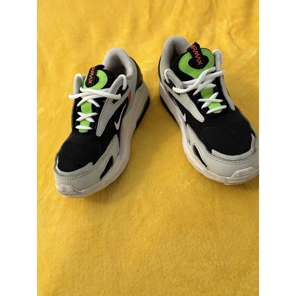 Nike Air Max Shoe Boys Bolt Big Kid White Green Shoe sneacker CW1626-002 Size 4Y